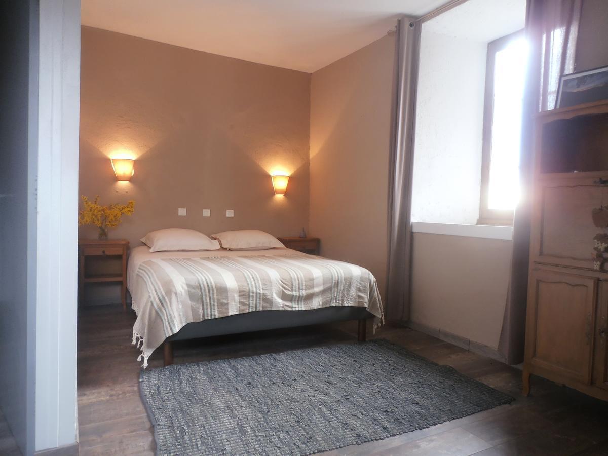 La Vallee De Gaia Bed and Breakfast Saint-Hilaire-de-Lavit Buitenkant foto